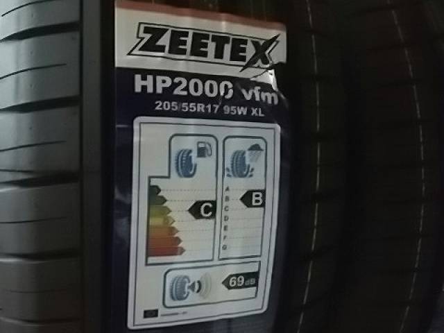 タイヤ交換　Zeetex HP2000 vfm_1